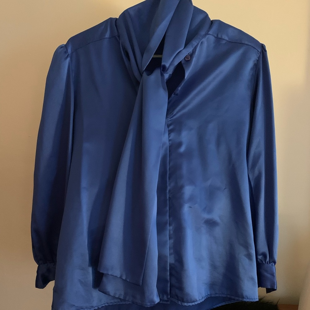 Oscar de la Renta pussy bow blouse